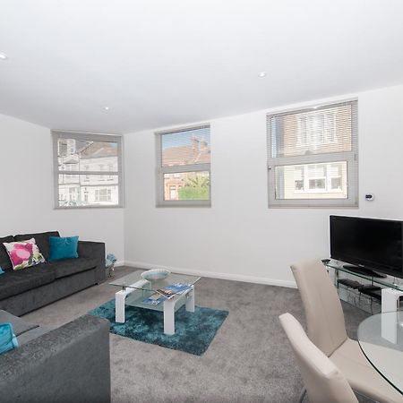 Two Bed Ground Floor Apartment, Sleeps Six, Free Parking And High Speed Wifi Ramsgate Buitenkant foto