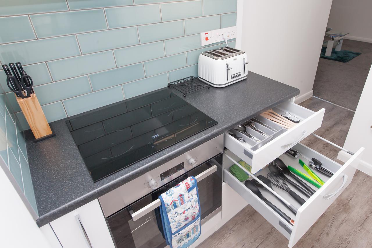 Two Bed Ground Floor Apartment, Sleeps Six, Free Parking And High Speed Wifi Ramsgate Buitenkant foto